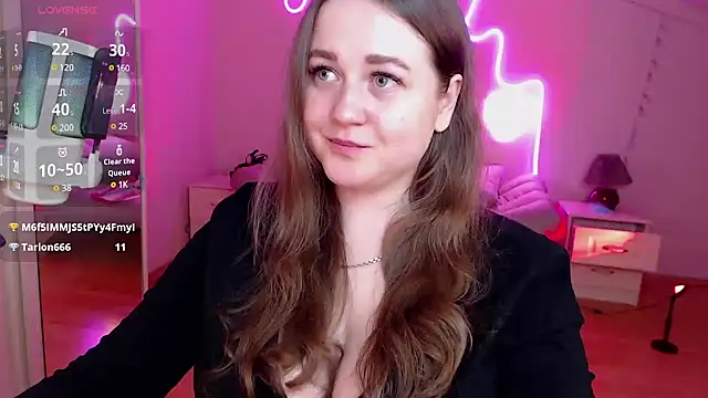 Snapshot of LizzyShine chatting on 03-21-25, 07:57 LizzyShine online show from 03-21-25, 07:57