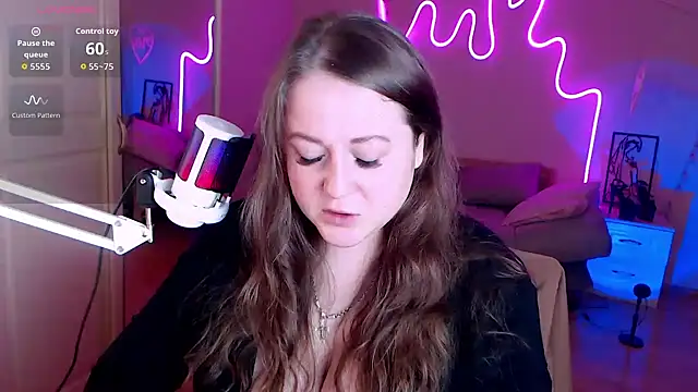 LizzyShine online show from 10-04-25, 01:42