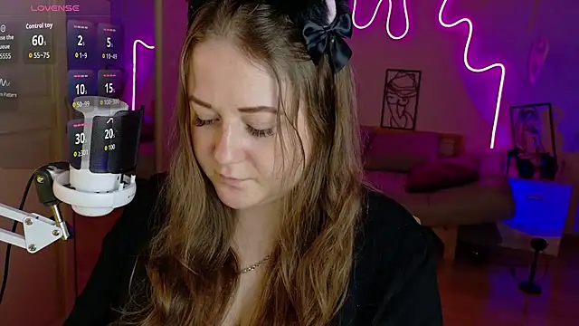 LizzyShine online show from 10-29-25, 06:53