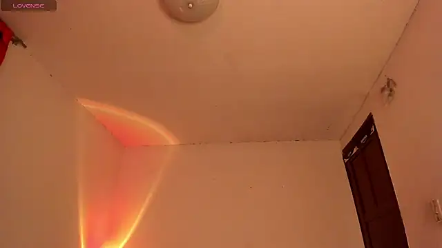 Miss oliviaa online show from 10-04-25, 12:41