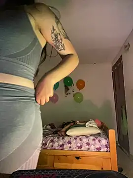 Miss oliviaa online show from 04-11-26, 12:04