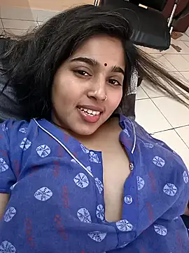 Snapshot of Sweet-Rani chatting on 04-24-26, 10:18 Sweet-Rani online show from 04-24-26, 10:18