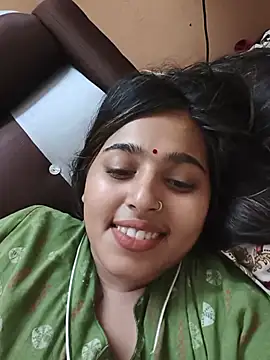 Snapshot of Sweet-Rani chatting on 07-11-26, 02:42 Sweet-Rani online show from 07-11-26, 02:42