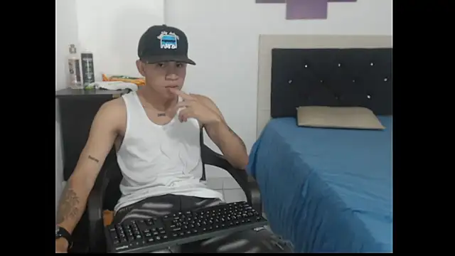 Snapshot of logannth chatting on 10-12-25, 07:46 logannth online show from 10-12-25, 07:46