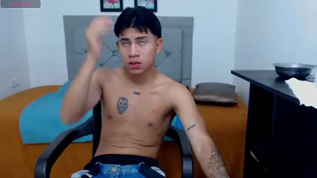 Snapshot of logannth chatting on 10-16-25, 08:43 logannth online show from 10-16-25, 08:43