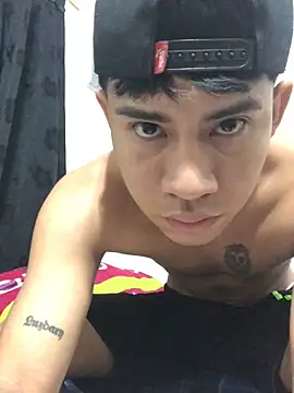 Snapshot of logannth chatting on 10-25-25, 07:49 logannth online show from 10-25-25, 07:49