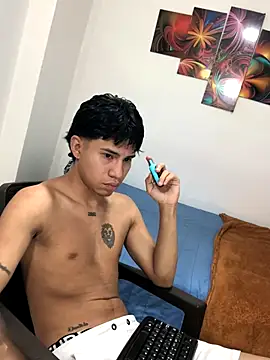 Snapshot of logannth chatting on 10-30-25, 04:08 logannth online show from 10-30-25, 04:08