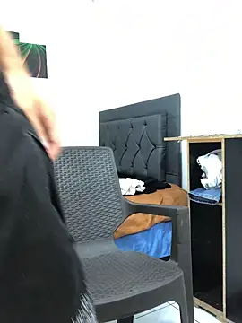 Snapshot of logannth chatting on 10-31-25, 07:53 logannth online show from 10-31-25, 07:53