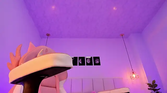 Brittany cute18 online show from 01-07-25, 11:05