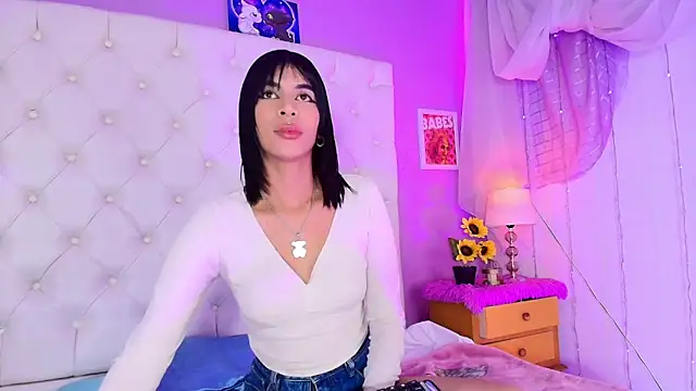 Snapshot of emaa_lambert chatting on 03-03-25, 11:35 emaa lambert online show from 03-03-25, 11:35