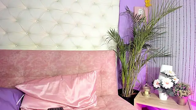 Snapshot of emaa_lambert chatting on 03-07-25, 01:42 emaa lambert online show from 03-07-25, 01:42