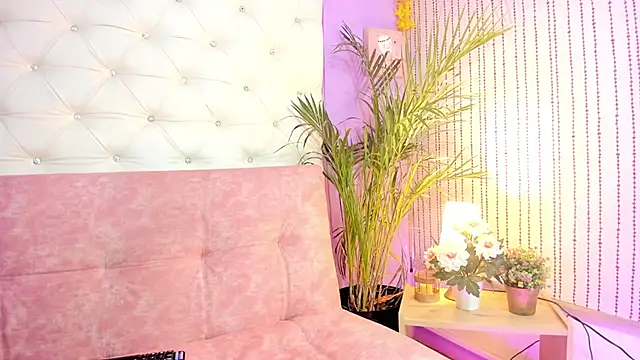 Snapshot of emaa_lambert chatting on 03-07-25, 07:05 emaa lambert online show from 03-07-25, 07:05