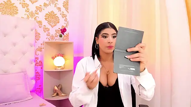 Snapshot of emaa_lambert chatting on 10-09-25, 05:44 emaa lambert online show from 10-09-25, 05:44