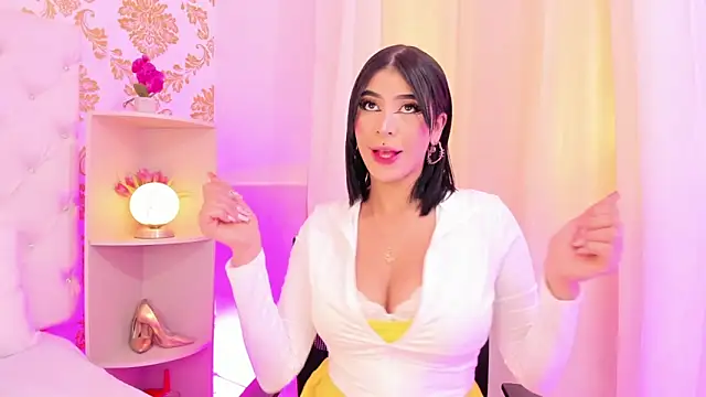 Snapshot of emaa_lambert chatting on 10-13-25, 04:40 emaa lambert online show from 10-13-25, 04:40