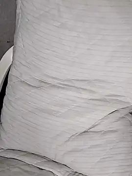 fofinhaa12 online show from 02-11-25, 01:52