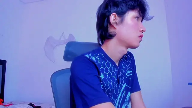 Snapshot of Johhan__Lee chatting on 12-29-24, 12:41 Johhan Lee online show from 12-29-24, 12:41