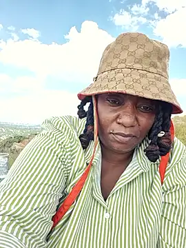 Snapshot of ThickianaRider chatting on 02-09-26, 12:53 ThickianaRider online show from 02-09-26, 12:53