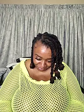 Snapshot of ThickianaRider chatting on 03-07-26, 03:47 ThickianaRider online show from 03-07-26, 03:47