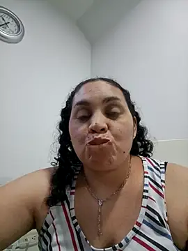 MirandaSoto online show from 05-04-26, 03:35