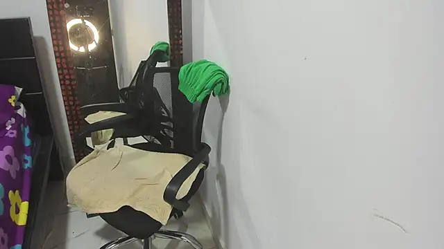 Karljensen33 online show from 01-14-25, 08:59