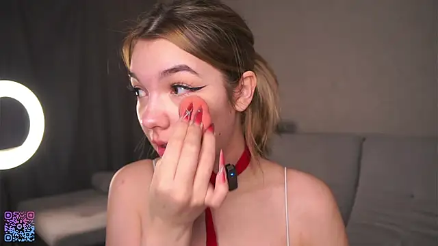 VeronaAppleberry online show from 03-07-25, 01:31