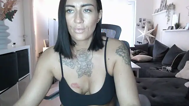 IntiMia online show from 01-19-26, 08:29