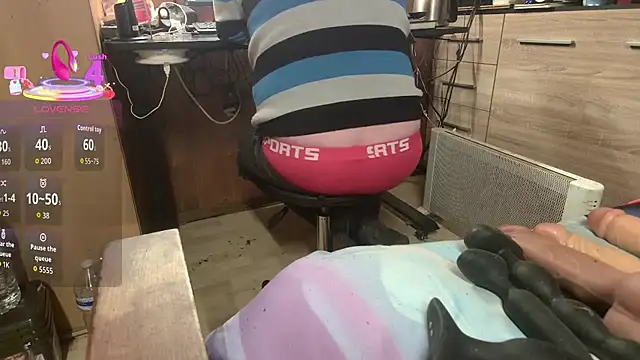 misteryman1956 online show from 12-22-25, 05:54