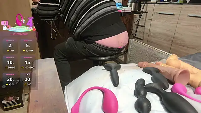 misteryman1956 online show from 02-04-26, 06:58