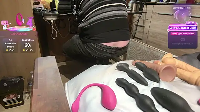 misteryman1956 online show from 02-05-26, 07:02