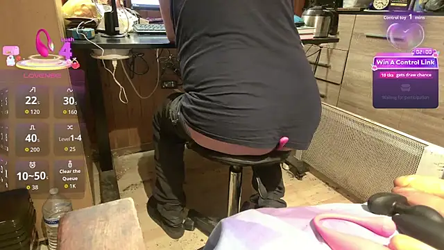 Snapshot of misteryman1956 chatting on 03-11-26, 07:03 misteryman1956 online show from 03-11-26, 07:03