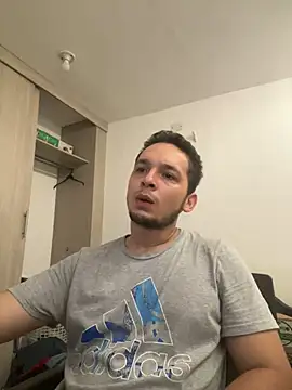 Snapshot of LabronsAd chatting on 12-10-24, 02:50 LabronsAd online show from 12-10-24, 02:50