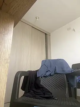 Snapshot of LabronsAd chatting on 10-18-25, 08:42 LabronsAd online show from 10-18-25, 08:42