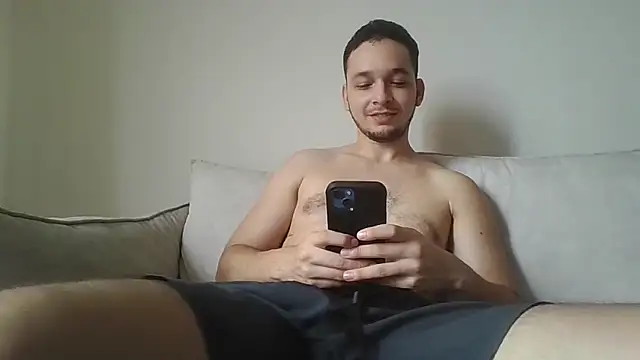 Snapshot of LabronsAd chatting on 10-30-25, 02:40 LabronsAd online show from 10-30-25, 02:40