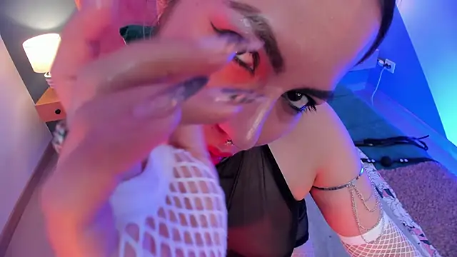 delilah fix online show from 11-25-25, 08:20