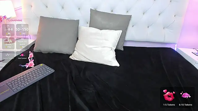 Nicol Betancur online show from 02-08-25, 07:37