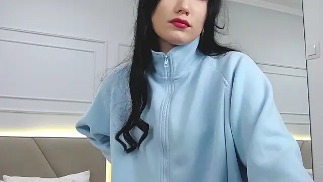 Snapshot of LeilaLow chatting on 01-17-25, 12:10 LeilaLow online show from 01-17-25, 12:10