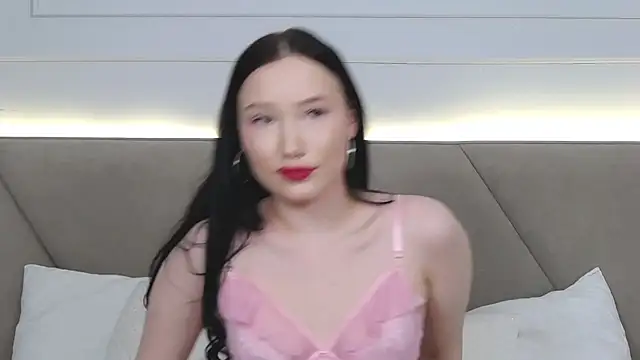 Snapshot of LeilaLow chatting on 01-21-25, 03:10 LeilaLow online show from 01-21-25, 03:10