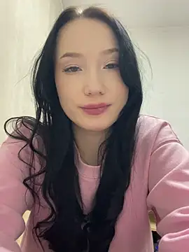 Snapshot of LeilaLow chatting on 02-26-25, 02:14 LeilaLow online show from 02-26-25, 02:14