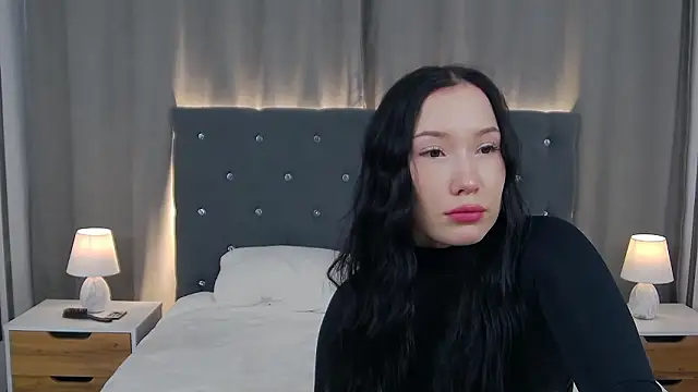 Snapshot of LeilaLow chatting on 01-16-26, 11:03 LeilaLow online show from 01-16-26, 11:03