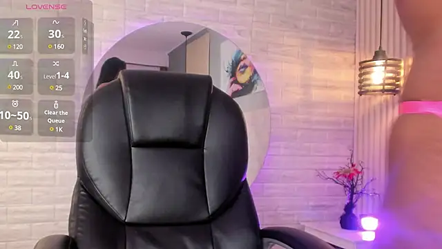 nicole  parker1 online show from 03-14-25, 06:50