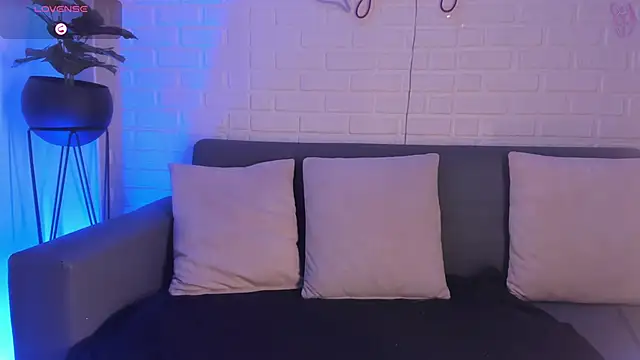 Snapshot of karina_gomez_18 chatting on 01-24-25, 02:28 karina gomez 18 online show from 01-24-25, 02:28