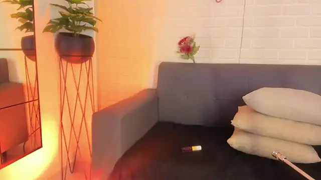 karina gomez 18 online show from 09-24-25, 11:24