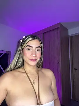 Issabela G1 online show from 12-06-24, 03:55