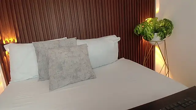 lindaa natashaa online show from 12-02-24, 03:14