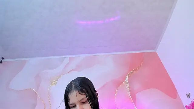 Snapshot of Bella__sweet chatting on 01-24-25, 06:35 Bella sweet online show from 01-24-25, 06:35