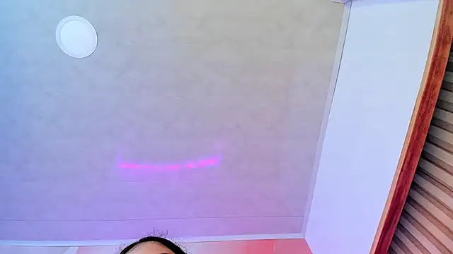 Snapshot of Bella__sweet chatting on 02-25-25, 12:58 Bella sweet online show from 02-25-25, 12:58