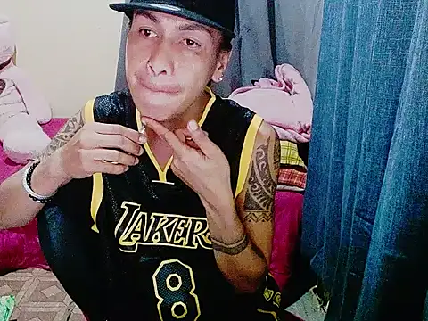 Snapshot of Indaypakay_ts chatting on 12-21-25, 12:29 Indaypakay ts online show from 12-21-25, 12:29