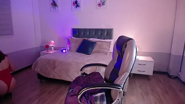 Snapshot of Nami_sunny chatting on 01-15-25, 08:41 Nami sunny online show from 01-15-25, 08:41