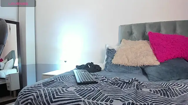 Snapshot of Nami_sunny chatting on 03-06-25, 08:41 Nami sunny online show from 03-06-25, 08:41