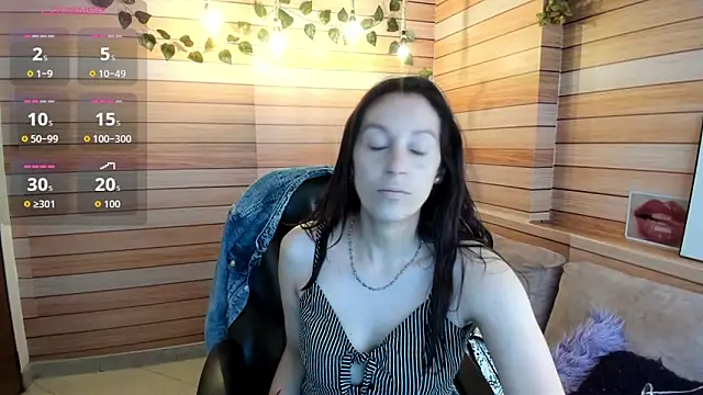 Snapshot of Nami_sunny chatting on 10-15-25, 05:02 Nami sunny online show from 10-15-25, 05:02